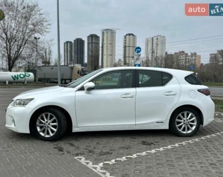 Білий Лексус СТ, об'ємом двигуна 1.8 л та пробігом 218 тис. км за 10500 $, фото 1 на Automoto.ua