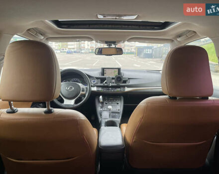 Белый Лексус СТ, объемом двигателя 1.8 л и пробегом 184 тыс. км за 11000 $, фото 8 на Automoto.ua