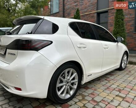 Білий Лексус СТ, об'ємом двигуна 1.8 л та пробігом 171 тис. км за 10500 $, фото 17 на Automoto.ua