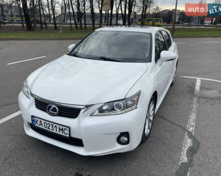 Белый Лексус СТ, объемом двигателя 1.8 л и пробегом 184 тыс. км за 11000 $, фото 7 на Automoto.ua