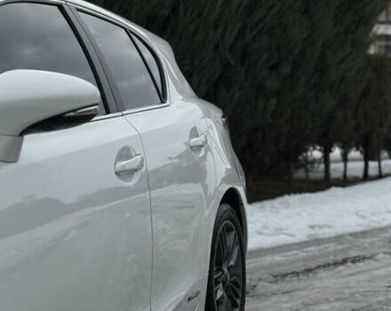 Білий Лексус СТ, об'ємом двигуна 1.8 л та пробігом 205 тис. км за 12500 $, фото 18 на Automoto.ua