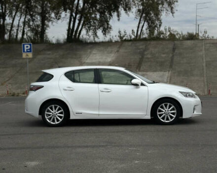 Лексус СТ 2011 в Киеве на Automoto.ua Белый Лексус СТ, объемом двигателя 1.8 л и пробегом 218 тыс. км за 10500 $, фото 3 на Automoto.ua