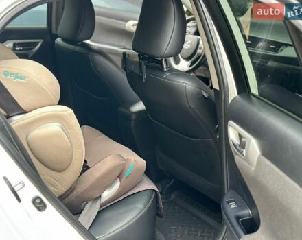 Білий Лексус СТ, об'ємом двигуна 1.8 л та пробігом 171 тис. км за 10500 $, фото 41 на Automoto.ua
