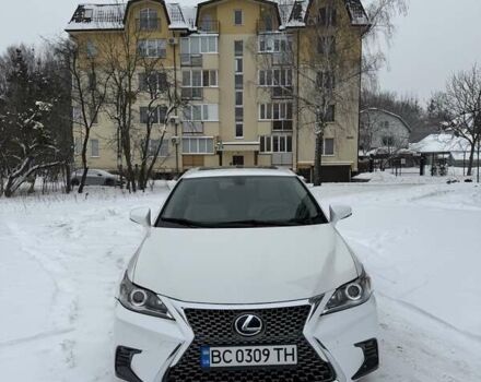 Белый Лексус СТ, объемом двигателя 1.8 л и пробегом 130 тыс. км за 13500 $, фото 2 на Automoto.ua