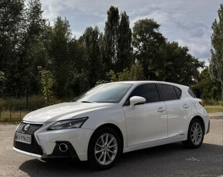 Белый Лексус СТ, объемом двигателя 1.8 л и пробегом 257 тыс. км за 14999 $, фото 4 на Automoto.ua