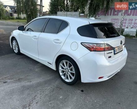 Белый Лексус СТ, объемом двигателя 1.8 л и пробегом 286 тыс. км за 12500 $, фото 1 на Automoto.ua