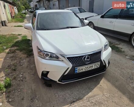 Білий Лексус СТ, об'ємом двигуна 1.8 л та пробігом 200 тис. км за 12500 $, фото 1 на Automoto.ua
