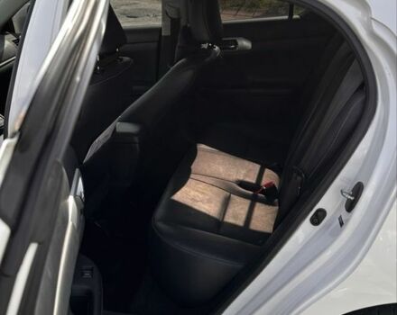 Белый Лексус СТ, объемом двигателя 1.8 л и пробегом 257 тыс. км за 14999 $, фото 14 на Automoto.ua