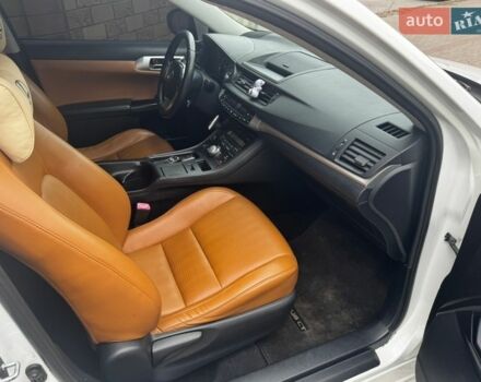 Білий Лексус СТ, об'ємом двигуна 1.8 л та пробігом 288 тис. км за 11500 $, фото 17 на Automoto.ua