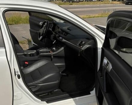 Белый Лексус СТ, объемом двигателя 1.8 л и пробегом 257 тыс. км за 14999 $, фото 11 на Automoto.ua