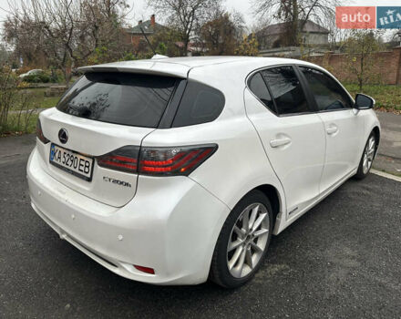 Белый Лексус СТ, объемом двигателя 1.8 л и пробегом 220 тыс. км за 11000 $, фото 5 на Automoto.ua