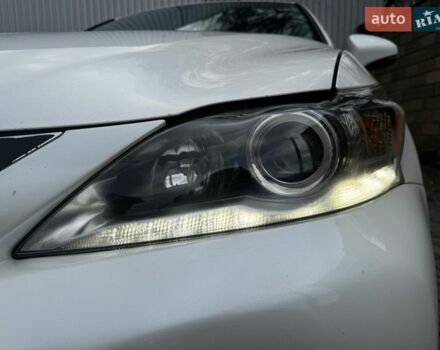 Білий Лексус СТ, об'ємом двигуна 1.8 л та пробігом 288 тис. км за 11500 $, фото 8 на Automoto.ua