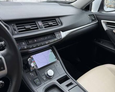 Белый Лексус СТ, объемом двигателя 1.8 л и пробегом 130 тыс. км за 13500 $, фото 15 на Automoto.ua