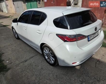Білий Лексус СТ, об'ємом двигуна 1.8 л та пробігом 200 тис. км за 12500 $, фото 4 на Automoto.ua
