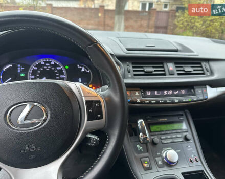 Белый Лексус СТ, объемом двигателя 1.8 л и пробегом 220 тыс. км за 11000 $, фото 8 на Automoto.ua