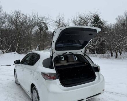 Белый Лексус СТ, объемом двигателя 1.8 л и пробегом 130 тыс. км за 13500 $, фото 20 на Automoto.ua