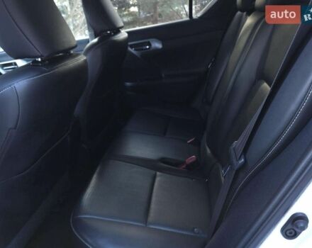 Білий Лексус СТ, об'ємом двигуна 1.8 л та пробігом 88 тис. км за 14500 $, фото 5 на Automoto.ua