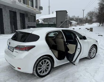 Белый Лексус СТ, объемом двигателя 1.8 л и пробегом 130 тыс. км за 13500 $, фото 3 на Automoto.ua