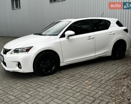 Білий Лексус СТ, об'ємом двигуна 1.8 л та пробігом 288 тис. км за 11500 $, фото 7 на Automoto.ua