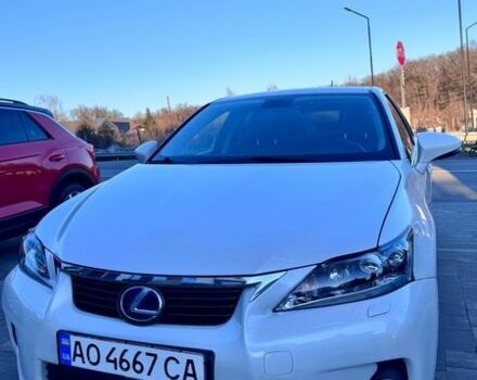 Белый Лексус СТ, объемом двигателя 1.8 л и пробегом 205 тыс. км за 12600 $, фото 1 на Automoto.ua