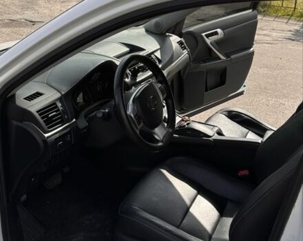 Белый Лексус СТ, объемом двигателя 1.8 л и пробегом 257 тыс. км за 14999 $, фото 12 на Automoto.ua