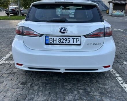 Білий Лексус СТ, об'ємом двигуна 1.8 л та пробігом 270 тис. км за 11500 $, фото 7 на Automoto.ua