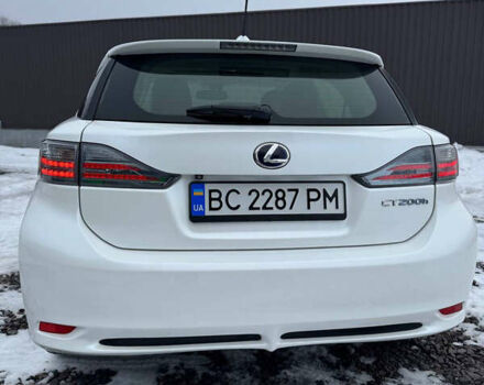 Белый Лексус СТ, объемом двигателя 1.8 л и пробегом 270 тыс. км за 10900 $, фото 15 на Automoto.ua