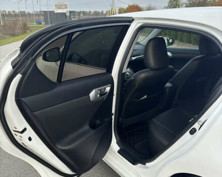 Лексус СТ 2013 в Киеве на Automoto.ua Белый Лексус СТ, объемом двигателя 1.8 л и пробегом 91 тыс. км за 13200 $, фото 13 на Automoto.ua