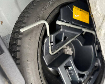 Белый Лексус СТ, объемом двигателя 1.8 л и пробегом 270 тыс. км за 10900 $, фото 21 на Automoto.ua