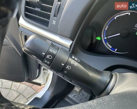 Лексус СТ 2013 в Одессе на Automoto.ua Белый Лексус СТ, объемом двигателя 1.8 л и пробегом 92 тыс. км за 15500 $, фото 27 на Automoto.ua