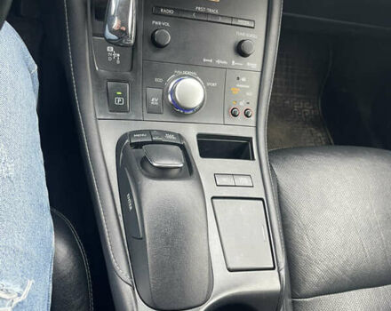 Белый Лексус СТ, объемом двигателя 1.8 л и пробегом 285 тыс. км за 11950 $, фото 19 на Automoto.ua