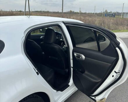 Лексус СТ 2013 в Киеве на Automoto.ua Белый Лексус СТ, объемом двигателя 1.8 л и пробегом 91 тыс. км за 13200 $, фото 11 на Automoto.ua