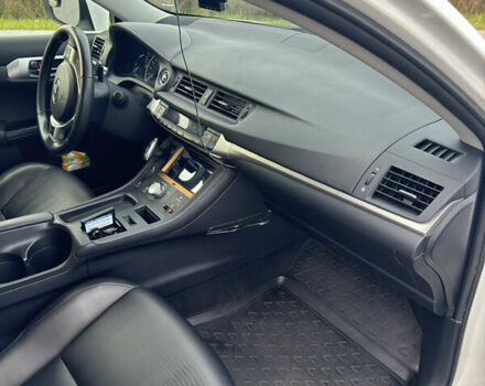 Лексус СТ 2013 в Киеве на Automoto.ua Белый Лексус СТ, объемом двигателя 1.8 л и пробегом 91 тыс. км за 13200 $, фото 7 на Automoto.ua