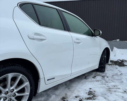 Белый Лексус СТ, объемом двигателя 1.8 л и пробегом 270 тыс. км за 10900 $, фото 3 на Automoto.ua