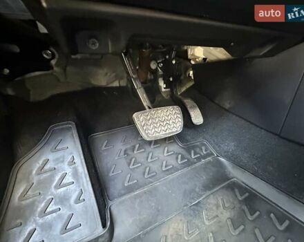 Лексус СТ 2013 в Одессе на Automoto.ua Белый Лексус СТ, объемом двигателя 1.8 л и пробегом 92 тыс. км за 15500 $, фото 24 на Automoto.ua