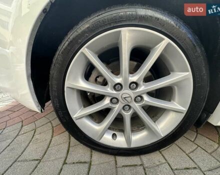 Лексус СТ 2013 в Одессе на Automoto.ua Белый Лексус СТ, объемом двигателя 1.8 л и пробегом 92 тыс. км за 15500 $, фото 47 на Automoto.ua