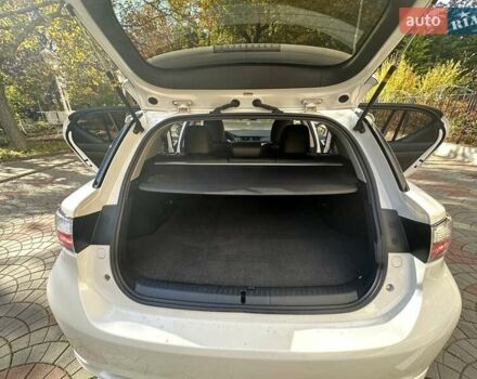 Лексус СТ 2013 в Одессе на Automoto.ua Белый Лексус СТ, объемом двигателя 1.8 л и пробегом 92 тыс. км за 15500 $, фото 46 на Automoto.ua