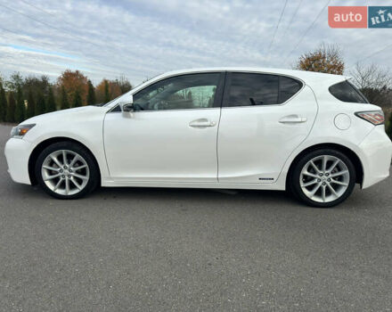Лексус СТ 2013 в Киеве на Automoto.ua Белый Лексус СТ, объемом двигателя 1.8 л и пробегом 91 тыс. км за 13200 $, фото 18 на Automoto.ua