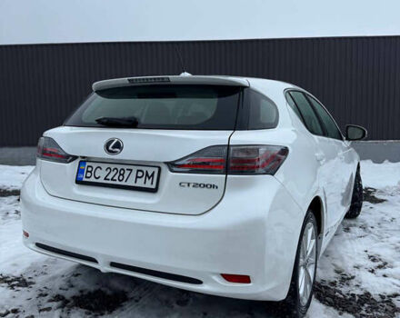 Белый Лексус СТ, объемом двигателя 1.8 л и пробегом 270 тыс. км за 10900 $, фото 1 на Automoto.ua