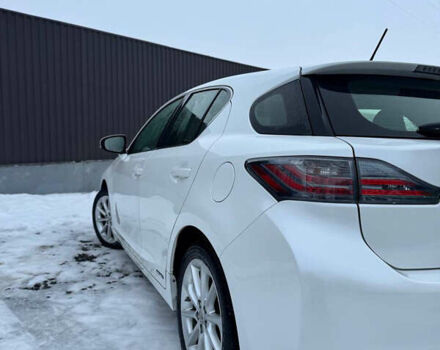 Белый Лексус СТ, объемом двигателя 1.8 л и пробегом 270 тыс. км за 10900 $, фото 5 на Automoto.ua