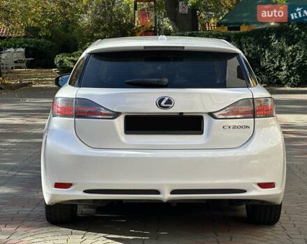 Лексус СТ 2013 в Одессе на Automoto.ua Белый Лексус СТ, объемом двигателя 1.8 л и пробегом 92 тыс. км за 15500 $, фото 11 на Automoto.ua