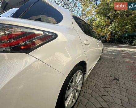 Лексус СТ 2013 в Одессе на Automoto.ua Белый Лексус СТ, объемом двигателя 1.8 л и пробегом 92 тыс. км за 15500 $, фото 15 на Automoto.ua