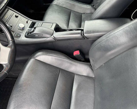 Белый Лексус СТ, объемом двигателя 1.8 л и пробегом 270 тыс. км за 10900 $, фото 11 на Automoto.ua