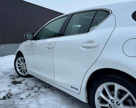 Белый Лексус СТ, объемом двигателя 1.8 л и пробегом 270 тыс. км за 10900 $, фото 6 на Automoto.ua