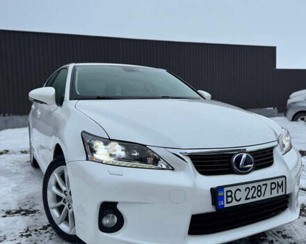 Белый Лексус СТ, объемом двигателя 1.8 л и пробегом 270 тыс. км за 10900 $, фото 10 на Automoto.ua