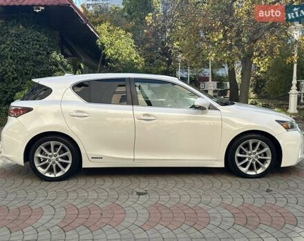 Лексус СТ 2013 в Одессе на Automoto.ua Белый Лексус СТ, объемом двигателя 1.8 л и пробегом 92 тыс. км за 15500 $, фото 7 на Automoto.ua