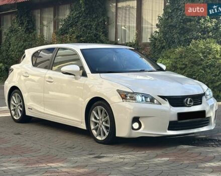 Лексус СТ 2013 в Одессе на Automoto.ua Белый Лексус СТ, объемом двигателя 1.8 л и пробегом 92 тыс. км за 15500 $, фото 1 на Automoto.ua