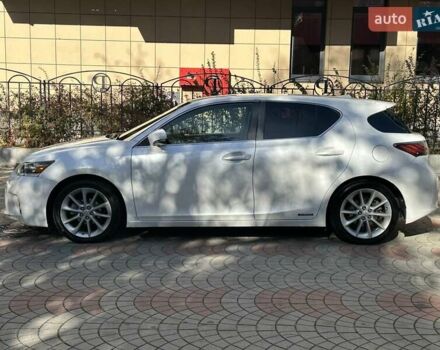 Лексус СТ 2013 в Одессе на Automoto.ua Белый Лексус СТ, объемом двигателя 1.8 л и пробегом 92 тыс. км за 15500 $, фото 8 на Automoto.ua