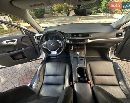 Лексус СТ 2013 в Одессе на Automoto.ua Белый Лексус СТ, объемом двигателя 1.8 л и пробегом 92 тыс. км за 15500 $, фото 39 на Automoto.ua