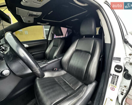 Белый Лексус СТ, объемом двигателя 1.8 л и пробегом 302 тыс. км за 13200 $, фото 8 на Automoto.ua